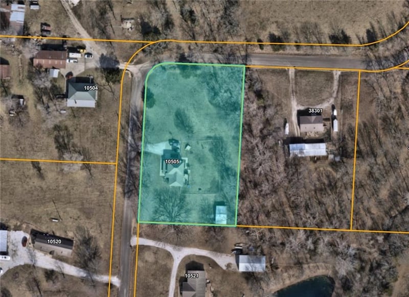 10505 S Munro Rd, Lone Jack, MO 64070