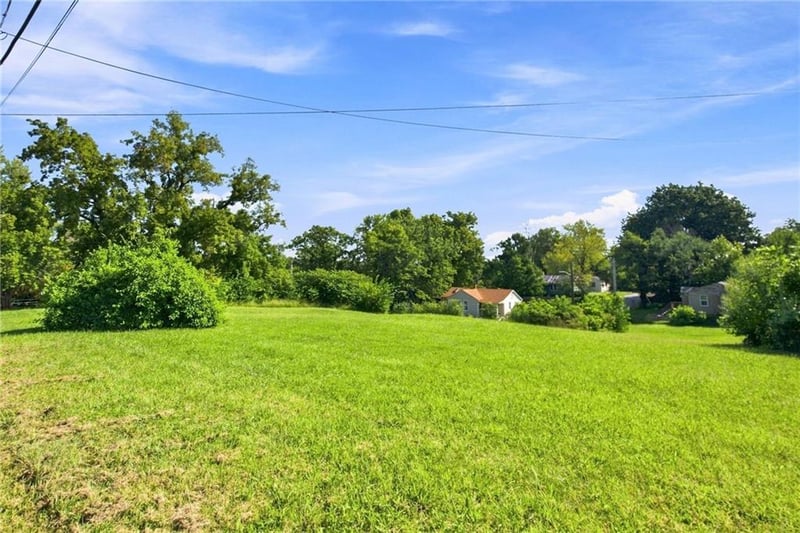119 N Wilson St E, Independence, MO 64050