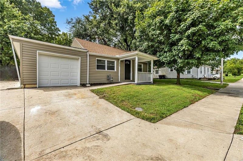 3820 N Brighton Ave, Kansas City, MO 64117