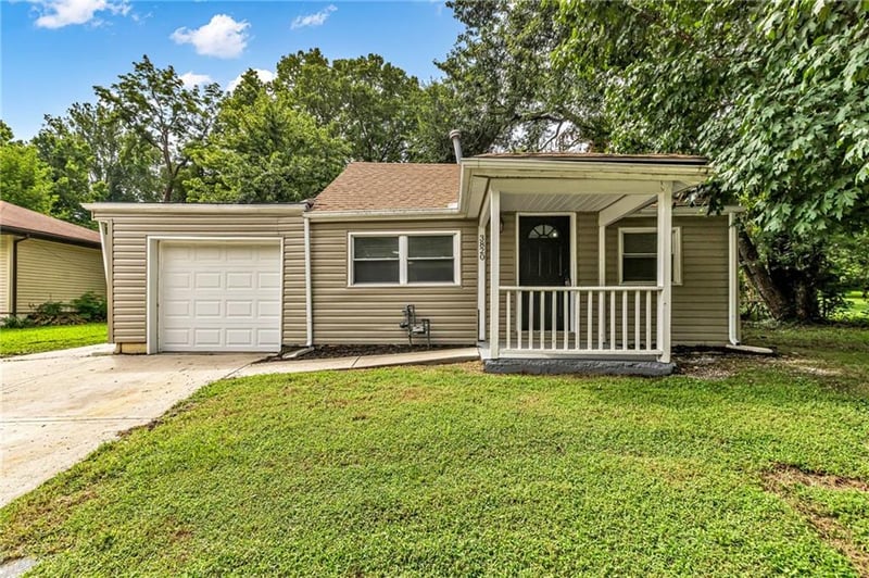 3820 N Brighton Ave, Kansas City, MO 64117