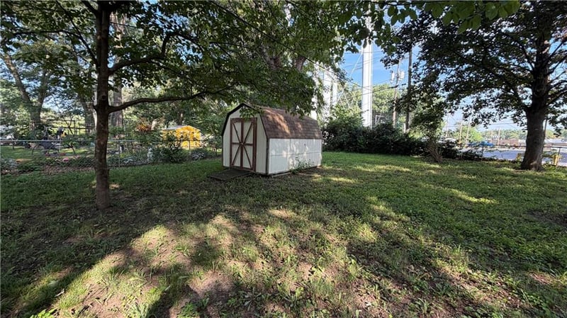 9106 E 72nd Ter, Raytown, MO 64133