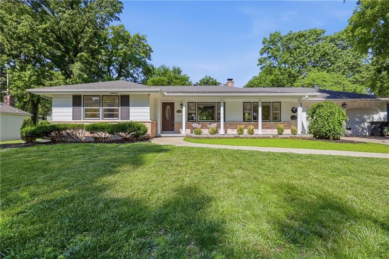 12107 Newbury Ln, Independence, MO 64052