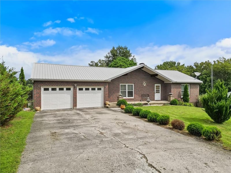 612 Crispin St, Richmond, MO 64085