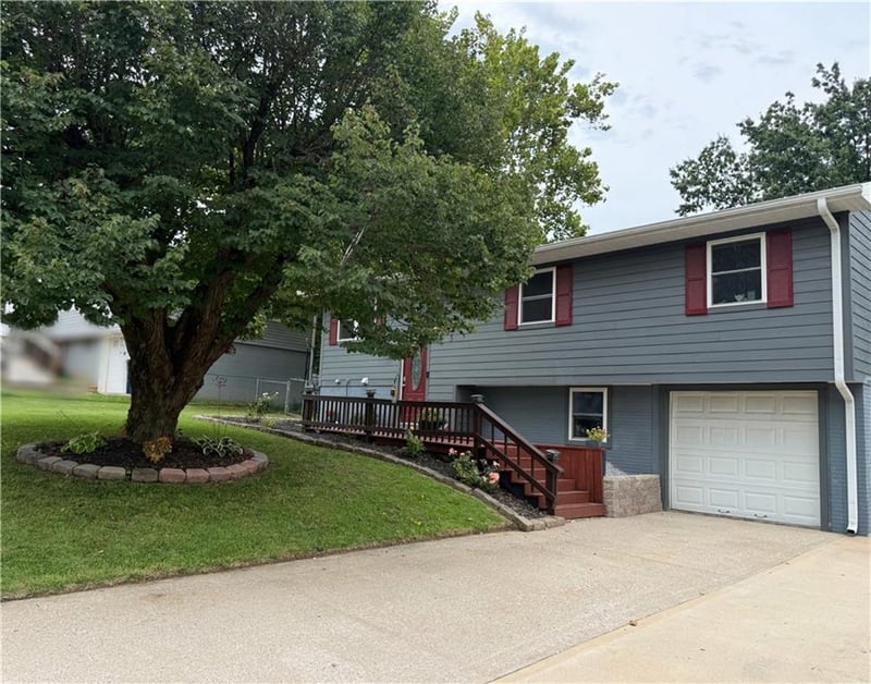 633 Valley Hill Dr, Knob Noster, MO 65336
