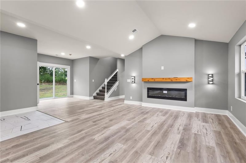 15905 W 289th St, Paola, KS 66071