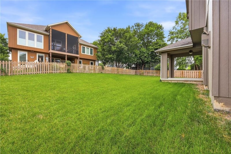 24504 W 80th Pl, Lenexa, KS 66227