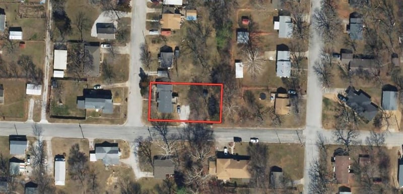525 S West St, Nevada, MO 64772