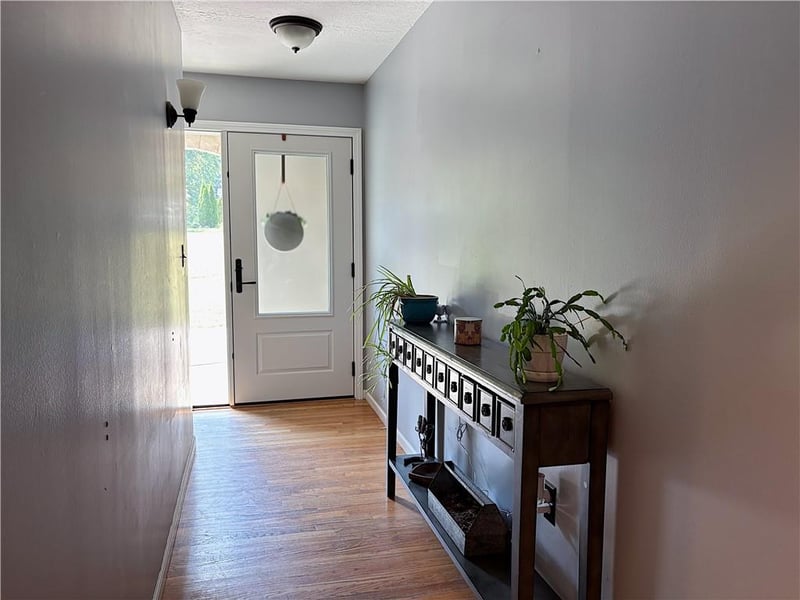 919 Shawnee St, Tonganoxie, KS 66086