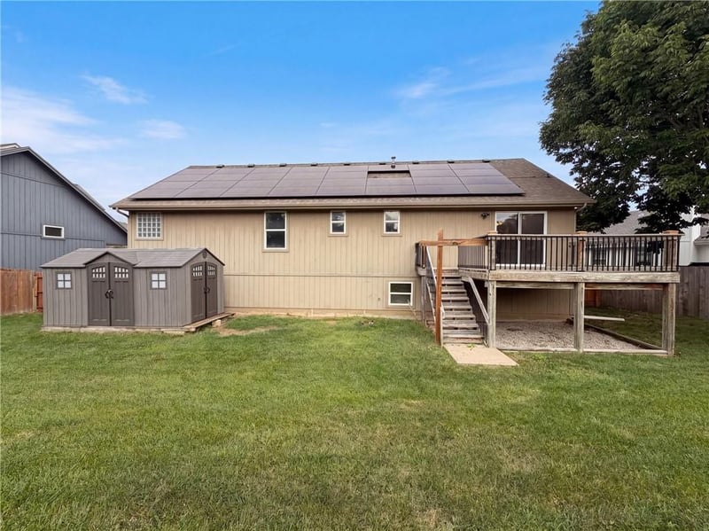 403 S Lakeshore Dr, Raymore, MO 64083