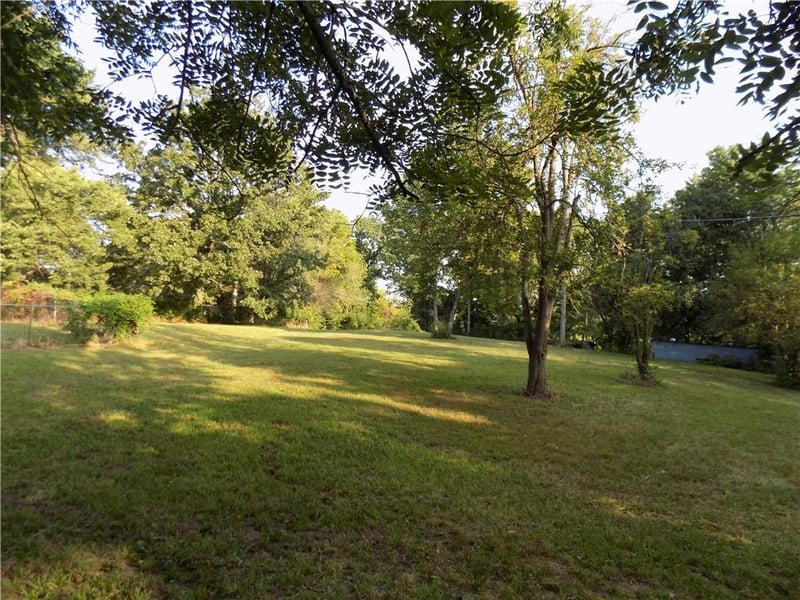 2870 Idaho Ter, Ottawa, KS 66067