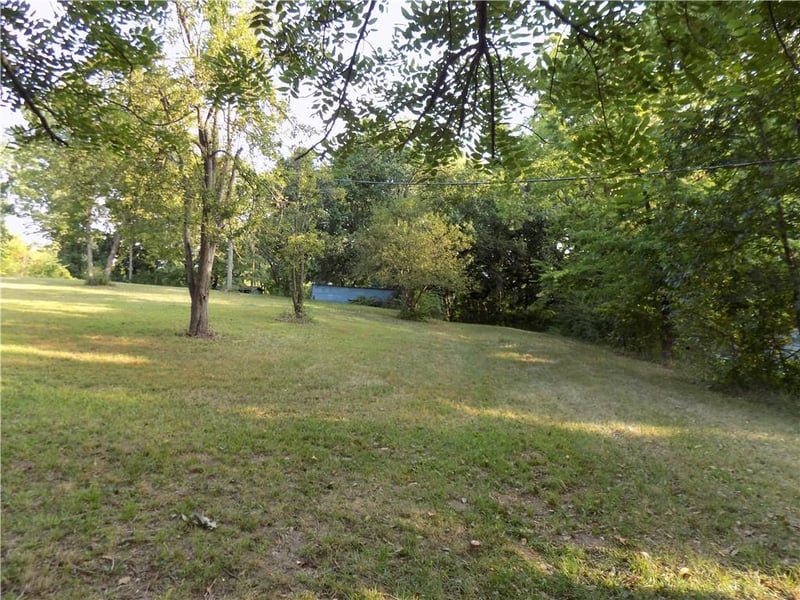 2870 Idaho Ter, Ottawa, KS 66067