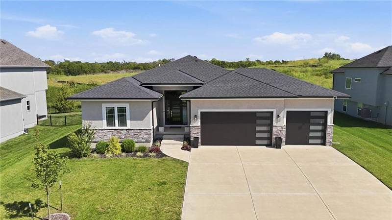 1604 SW 27th St, Lee's Summit, MO 64082