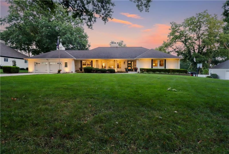 9825 Overbrook Rd, Leawood, KS 66206