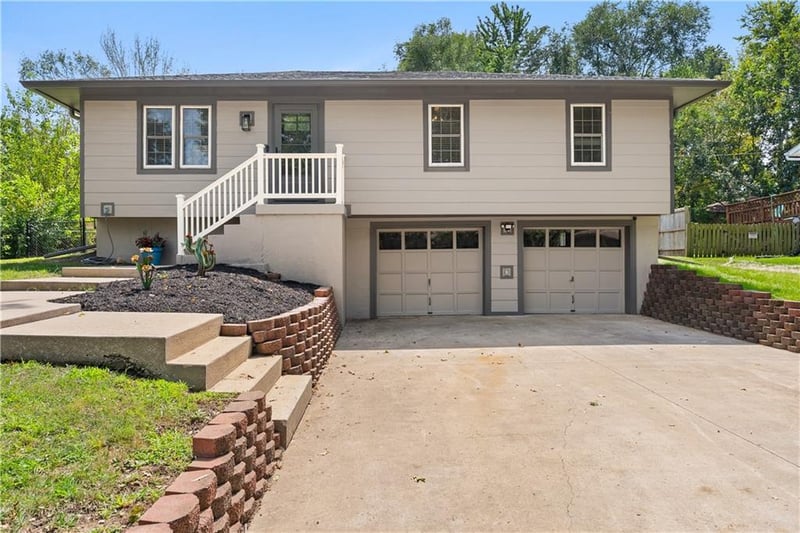 1504 Lawndale Ave, Pleasant Hill, MO 64080