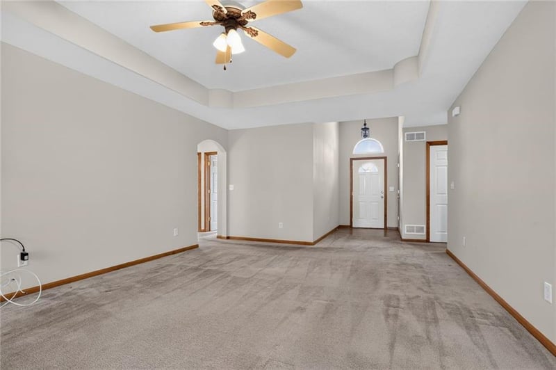 1116 Granada Dr, Raymore, MO 64083