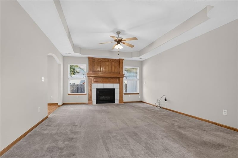 1116 Granada Dr, Raymore, MO 64083