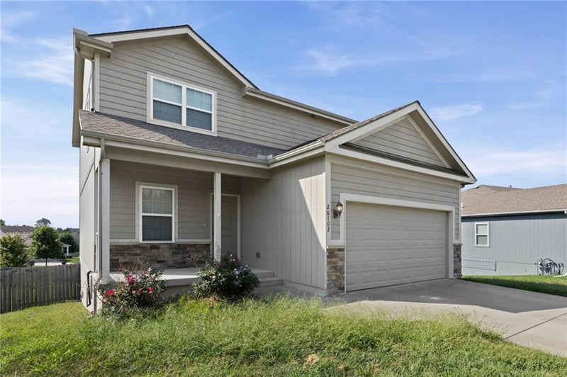 26103 W 141st Ter, Olathe, KS 66061