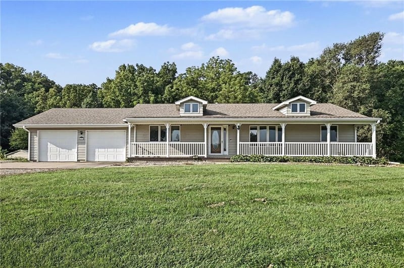 1039 225th Rd, Troy, KS 66087