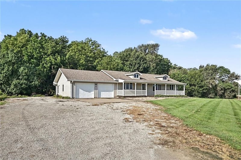 1039 225th Rd, Troy, KS 66087