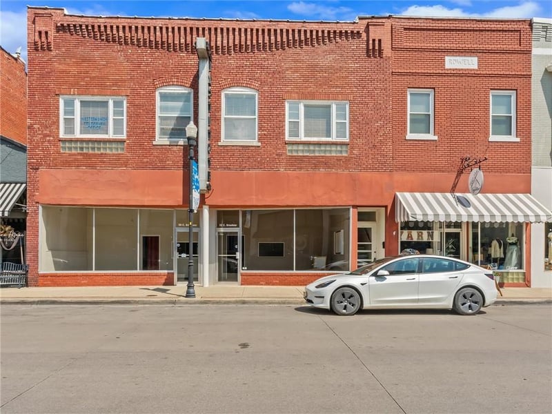 110-114 E Broadway Ave, Excelsior Springs, MO 64024