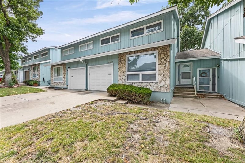 6559 W 49th St, Mission, KS 66202