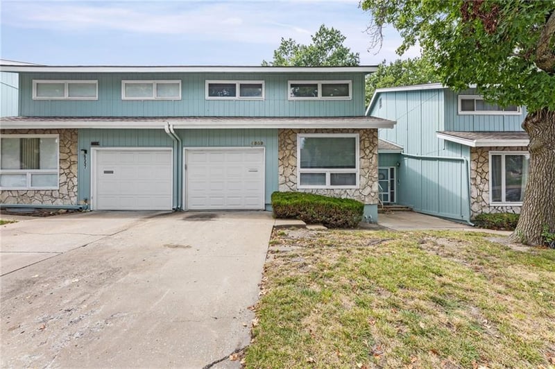 6559 W 49th St, Mission, KS 66202
