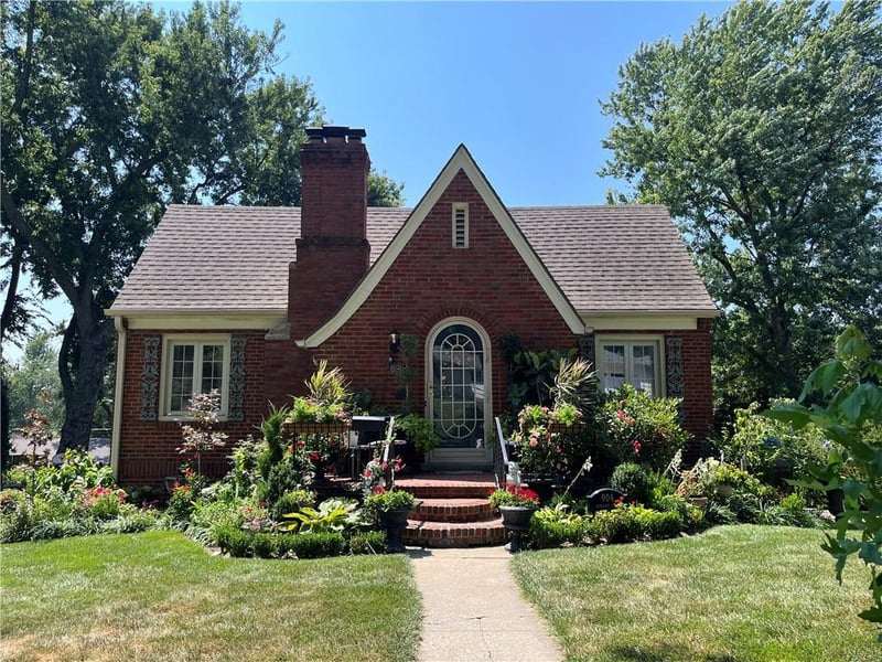 904 Ashland Ct, St Joseph, MO 64506