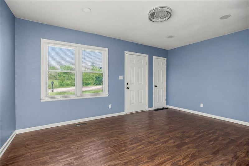 8517 Flora Ave, Kansas City, MO 64131