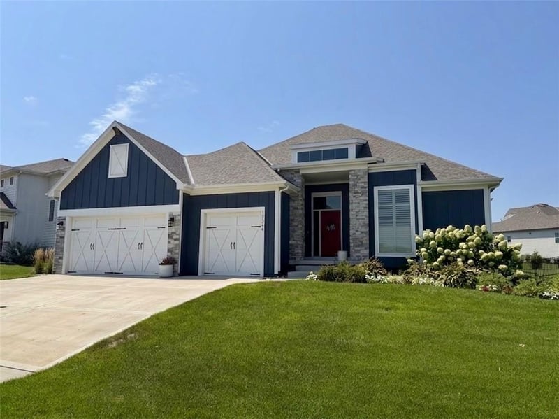 17344 Bradshaw St, Overland Park, KS 66221