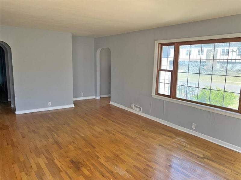 710 Bridge St, Sweet Springs, MO 65351