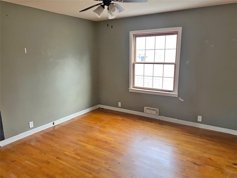 710 Bridge St, Sweet Springs, MO 65351