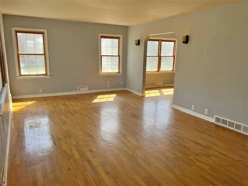 710 Bridge St, Sweet Springs, MO 65351