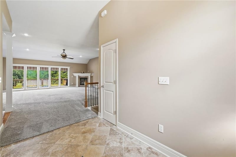 1018 N Old Mill Rd, Independence, MO 64056