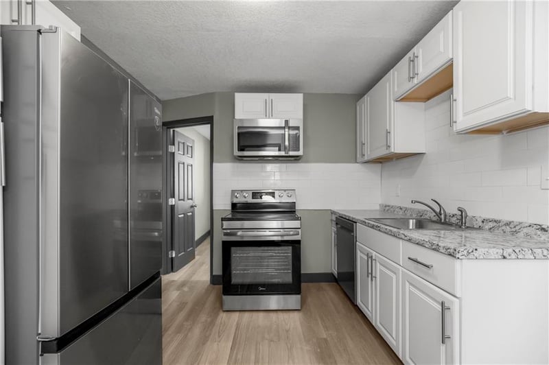 8605 Wayne Ave, Kansas City, MO 64131