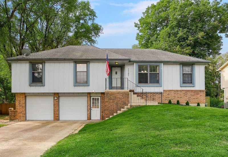 11141 W 77th St, Shawnee, KS 66214