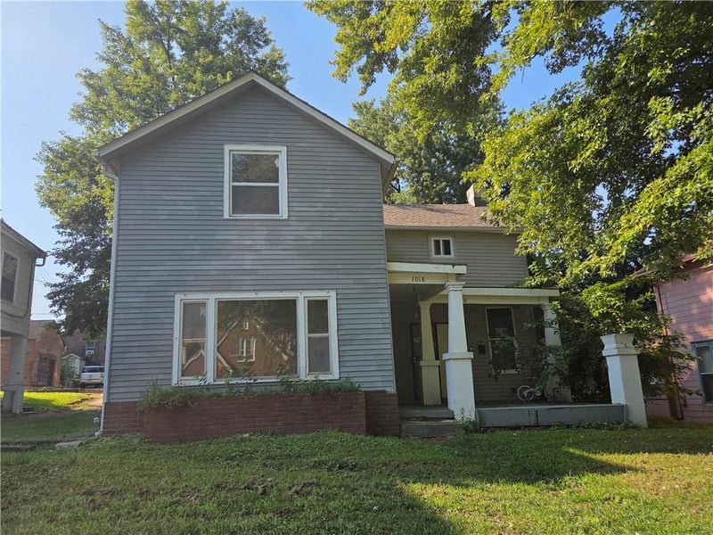 1016 Henry St, St Joseph, MO 64501