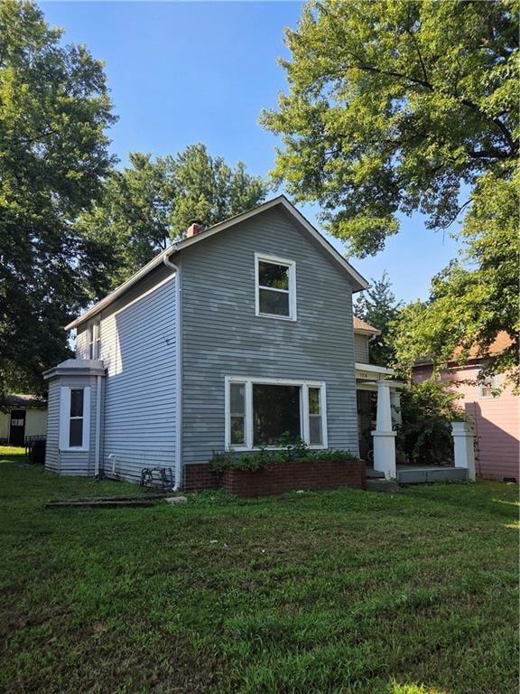 1016 Henry St, St Joseph, MO 64501