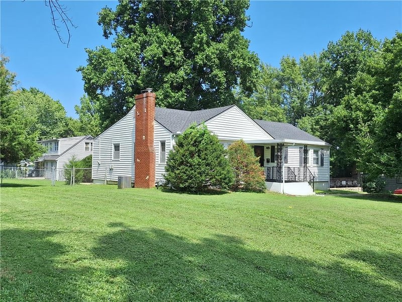 10214 E Sheley Rd, Independence, MO 64052