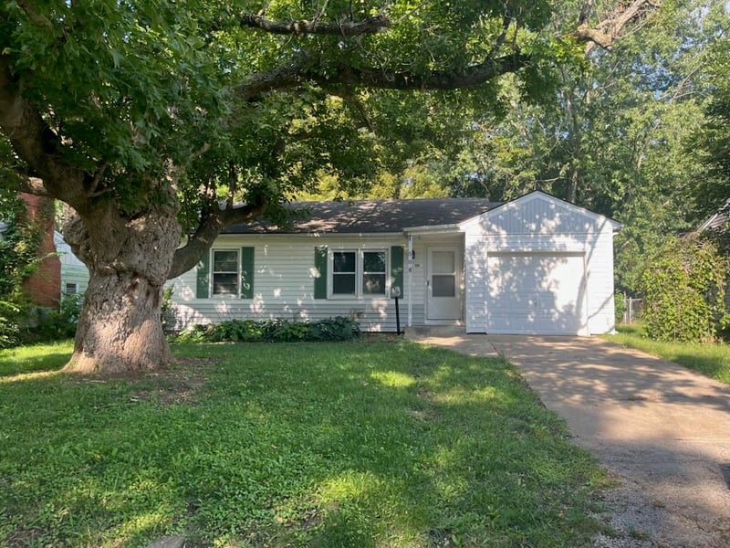 508 SE Independence Ave, Lee's Summit, MO 64063