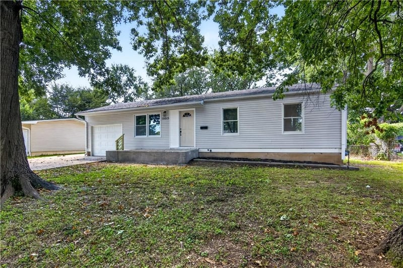 18513 E 5th Terr St N, Independence, MO 64056