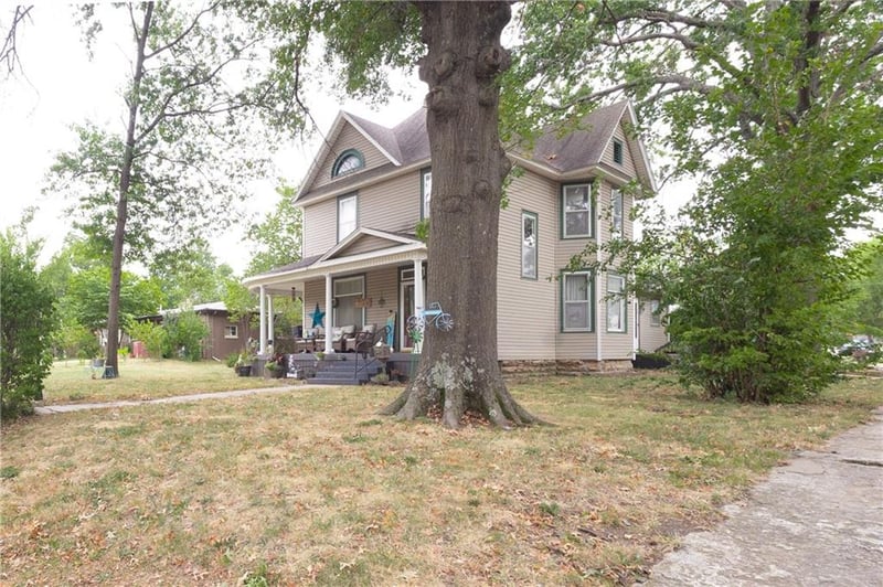 825 Main St, Cherryvale, KS 67335