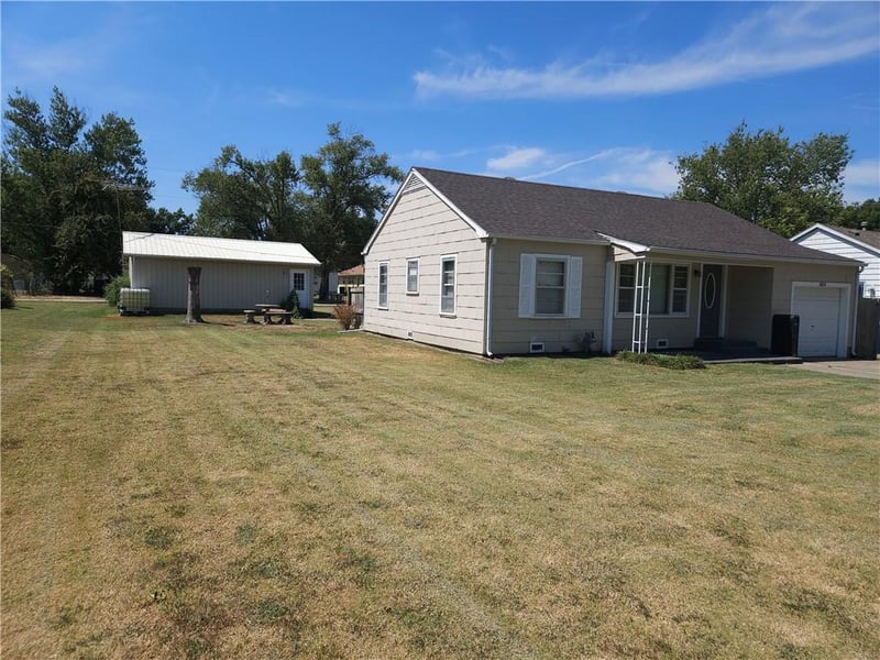 309 S Rutter Ave, Chanute, KS 66720