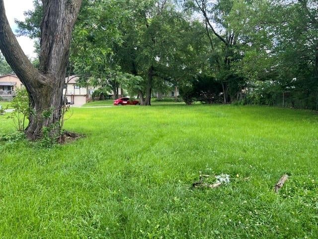 704 E 3rd St, Cameron, MO 64429