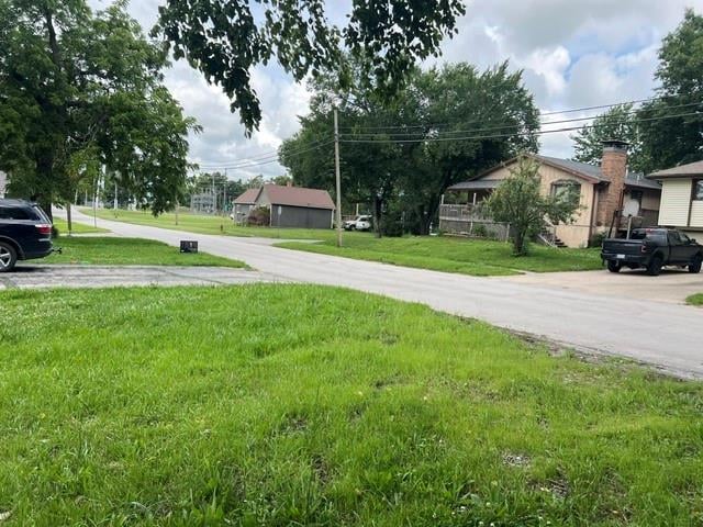 704 E 3rd St, Cameron, MO 64429