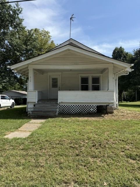 414 N West St, Cameron, MO 64429