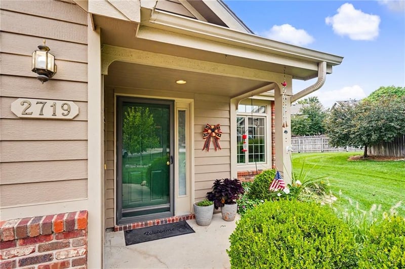 2719 Larkspur Ct, Lawrence, KS 66047