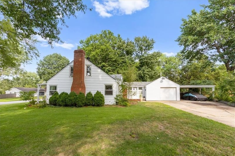 1001 Little Ave, Grandview, MO 64030
