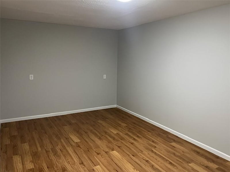 2910 Karnes Rd, St Joseph, MO 64506