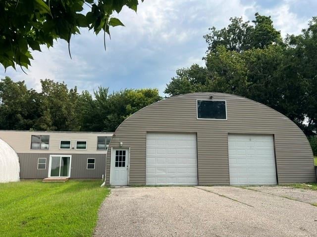 2910 Karnes Rd, St Joseph, MO 64506