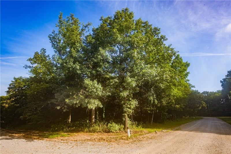 39 King Dr, Mapleton, KS 66754